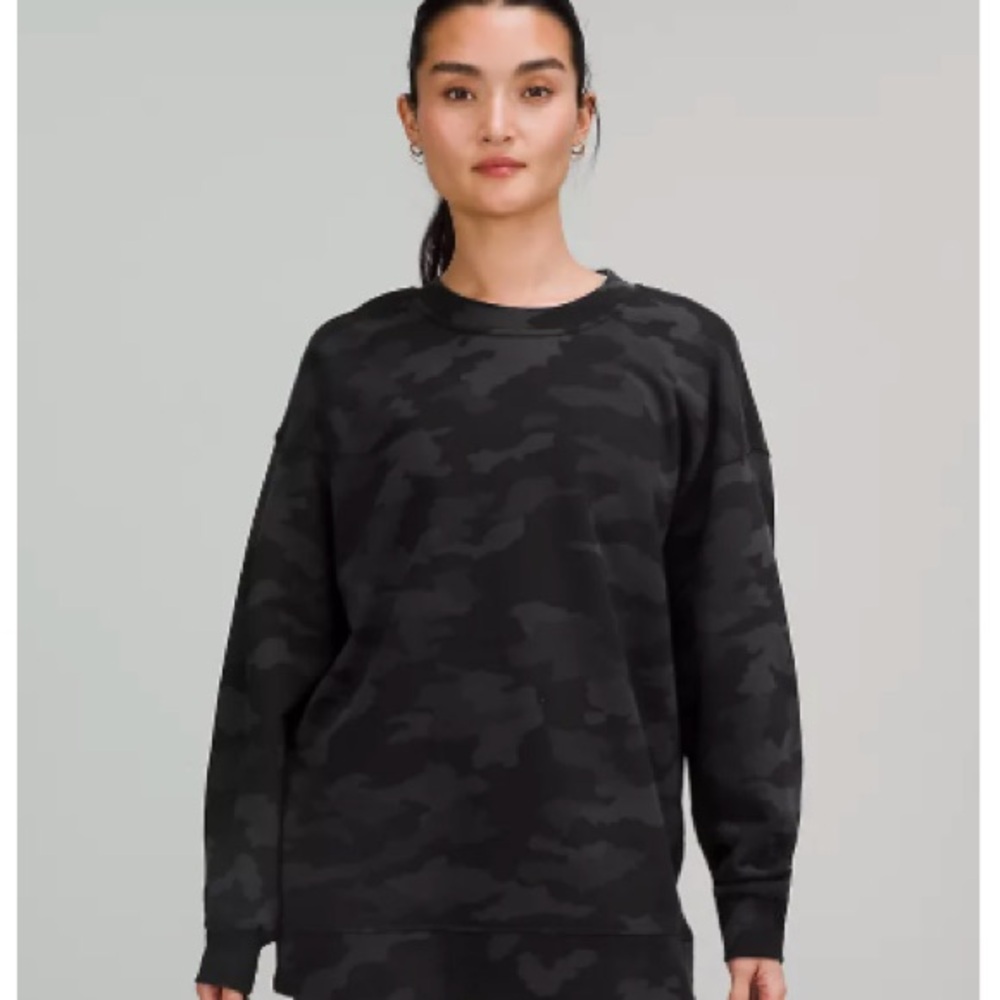 Black Camouflage lululemon woman Sweater